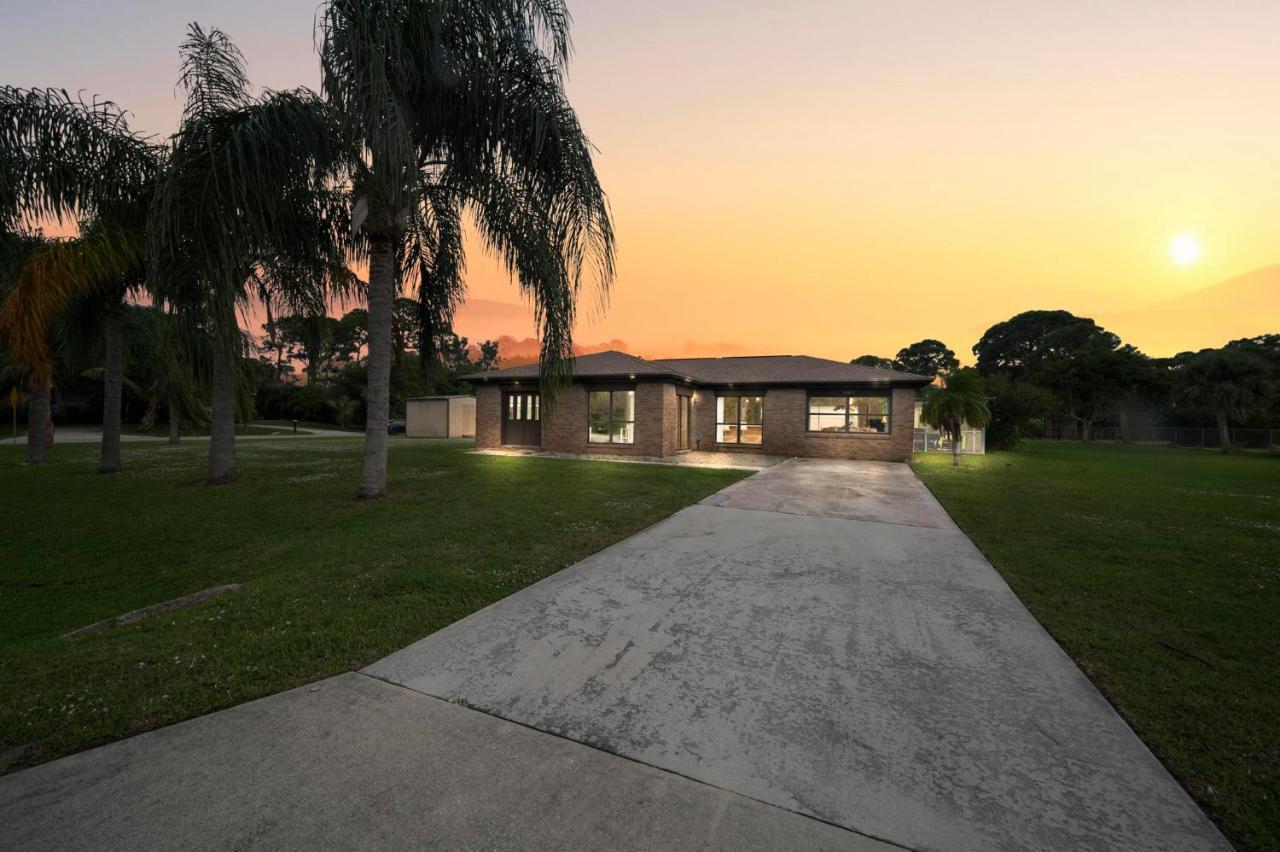 Private Oasis Home With Amazing Heated Pool, Tiki Bar & More! Fort Pierce Exterior photo